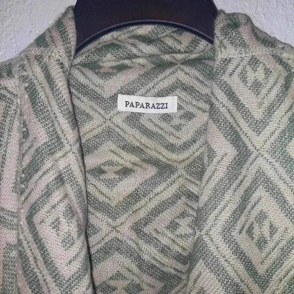 Paparazzi Vest Cardigan Asymmetrical Open Front Boho Fringe Large - Picture 4 of 6